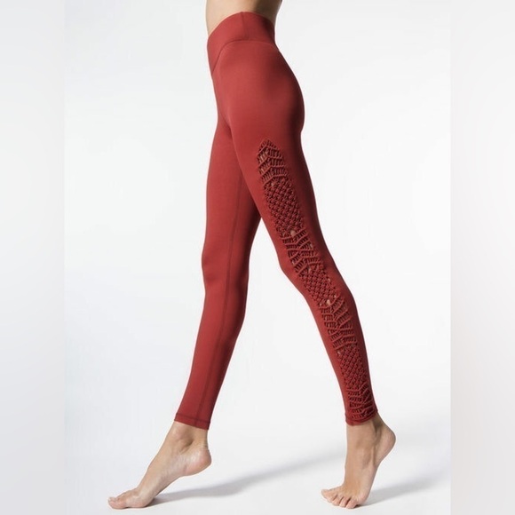 Carbon38 Tanjung Red Dahlia Macrame Leggings SZ XS - Picture 2 of 7